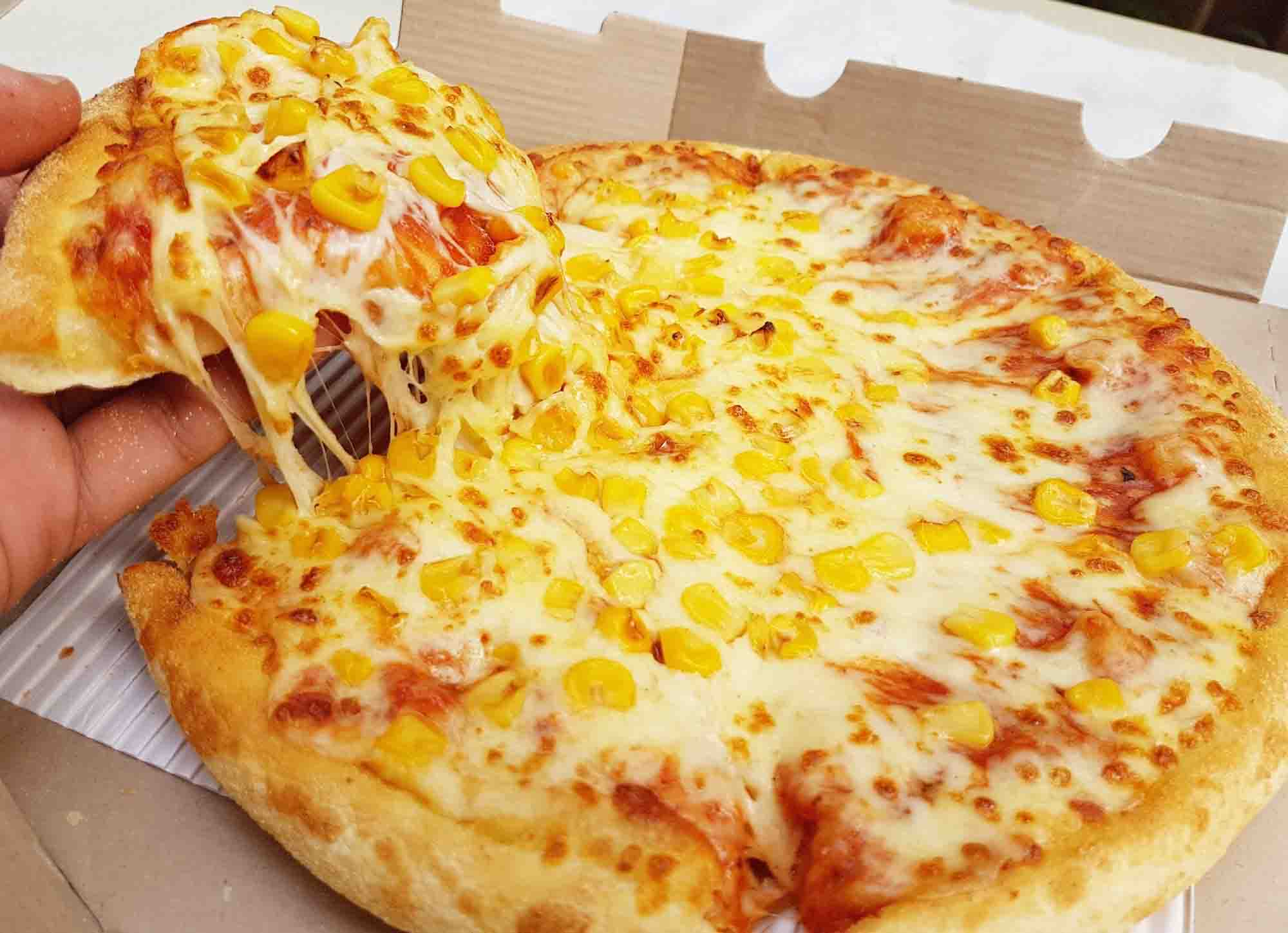 Golden Corn Pizza